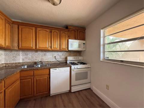 13100 SW 92nd Ave A-Ph7, Miami FL - photo 14 of 25