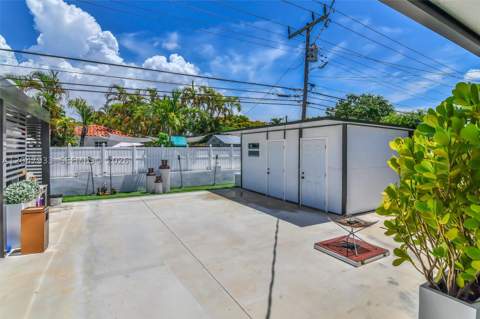 6575 SW 39th Ter, Miami FL - photo 11 of 68