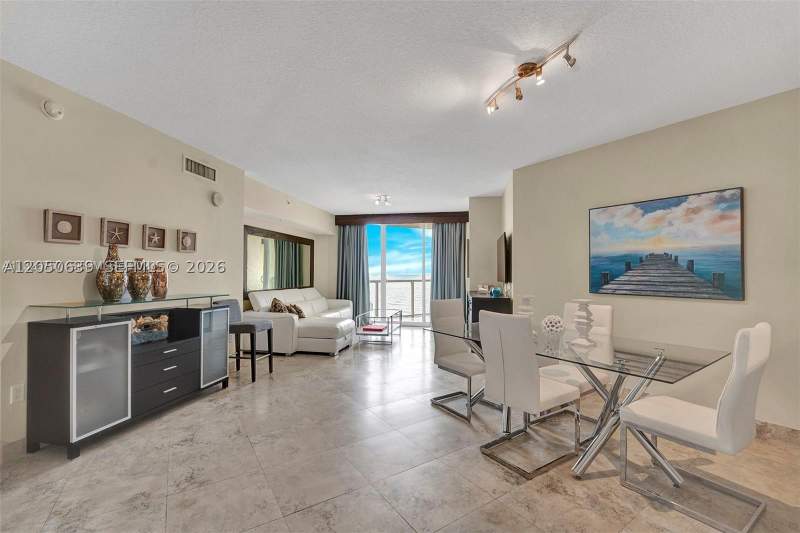 1 bedroom Condominium at 16699 Collins Ave 1605, La Perla Condo, Sunny Isles Beach — photo 2