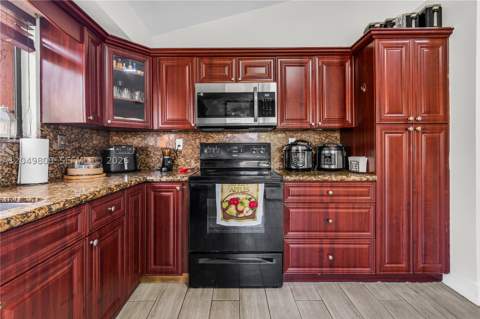 8211 NW 191st St 3-H, Hialeah FL - photo 18 of 50