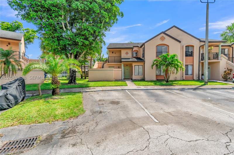 2 bedroom Condominium at 8211 NW 191st St 3-H, Fontana Point Condo, Hialeah — photo 5
