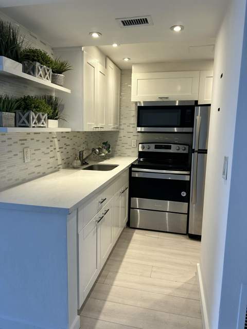 800 West Avenue 637, Miami Beach FL - photo 11 of 13