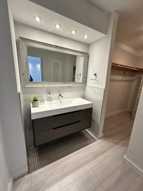800 West Avenue 637, Miami Beach FL - photo 7 of 13