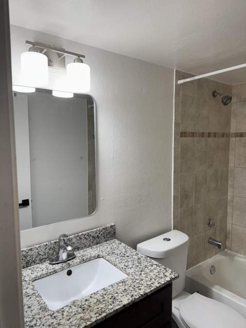 20015 NE 3rd Court 5, Miami FL - photo 10 of 14