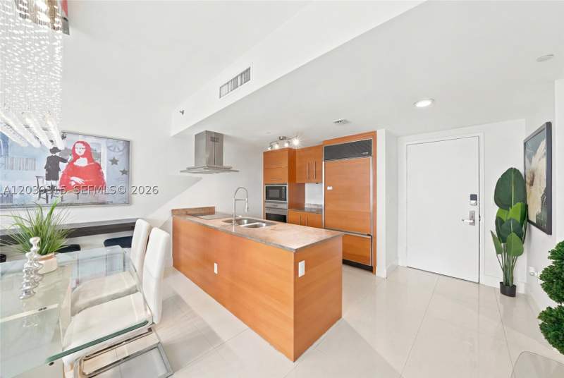 1 bedroom Condominium at 485 Brickell Ave 3707, Icon Brickell Condo No 3, Miami — photo 4