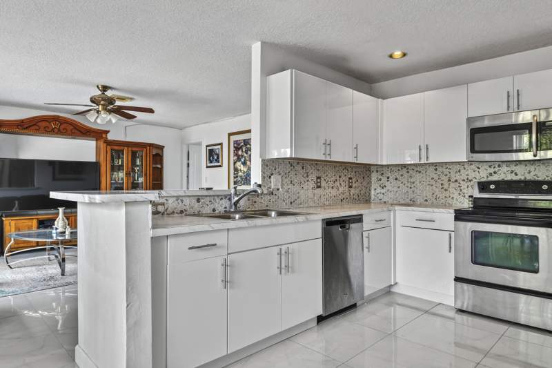 4 bedroom SingleFamilyResidence at 10334 SW 164th Place, Forest Lakes Estates Sec 5, Miami — photo 2