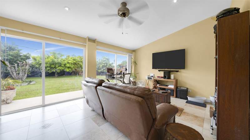 3 bedroom SingleFamilyResidence at 540 NW 14th St, Ponce De Leon, Homestead — photo 2