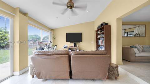 540 NW 14th St, Homestead FL - photo 6 of 57