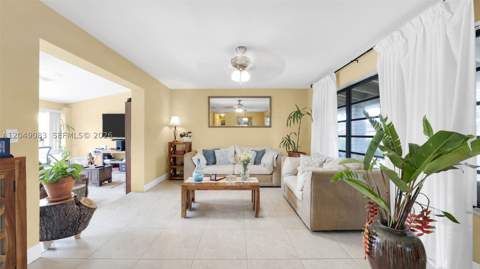 540 NW 14th St, Homestead FL - photo 7 of 57
