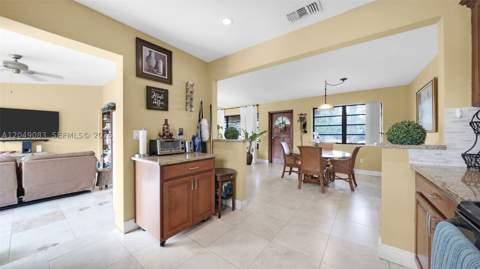 540 NW 14th St, Homestead FL - photo 9 of 57