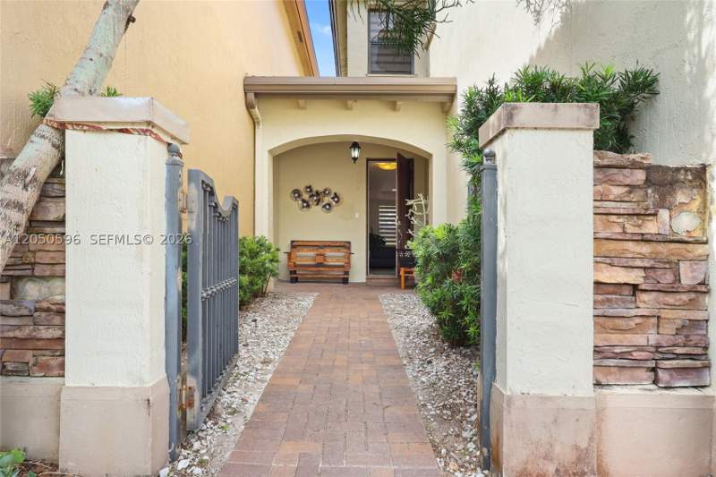 4 bedroom Townhouse at 8932 SW 228th Ln, Trellis At Bayshore, Cutler Bay — photo 4
