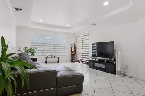 8932 SW 228th Ln, Cutler Bay FL - photo 8 of 33