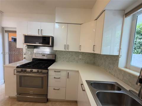 7312 Gary Ave, Miami Beach FL - photo 8 of 66