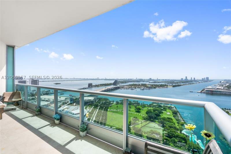 1 bedroom Condominium at 900 Biscayne Blvd 3704, 900 BISCAYNE BAY CONDO, Miami — photo 1
