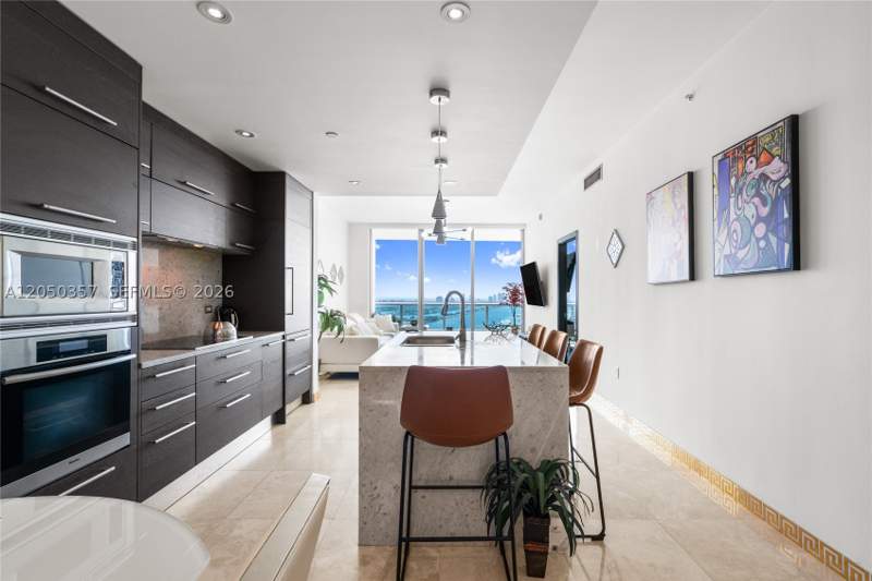 1 bedroom Condominium at 900 Biscayne Blvd 3704, 900 BISCAYNE BAY CONDO, Miami — photo 2