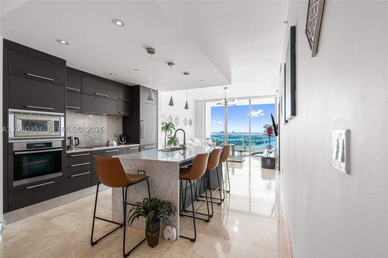 1 bedroom Condominium at 900 Biscayne Blvd 3704, 900 BISCAYNE BAY CONDO, Miami — photo 3