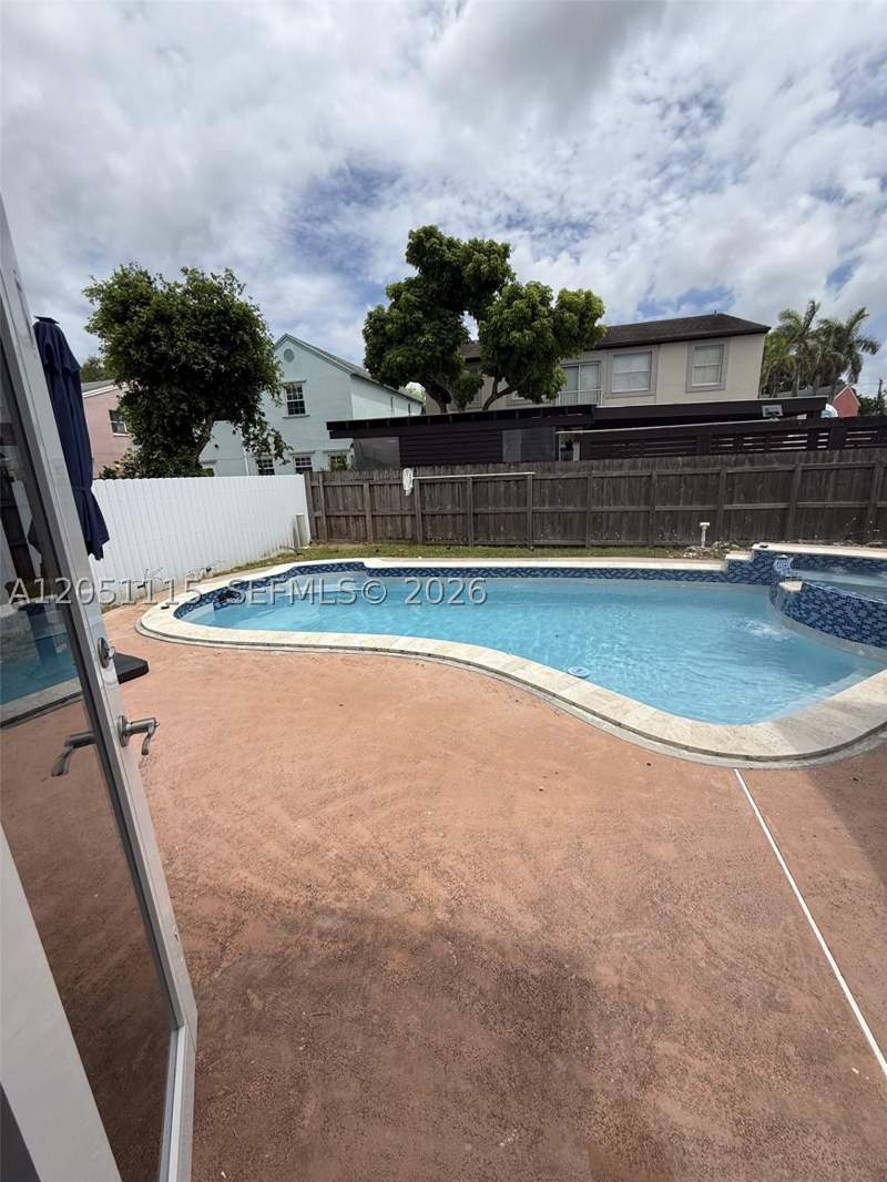 5 bedroom SingleFamilyResidence at 11959 SW 269th Ter, Cutler Landings Replt, Homestead — photo 2
