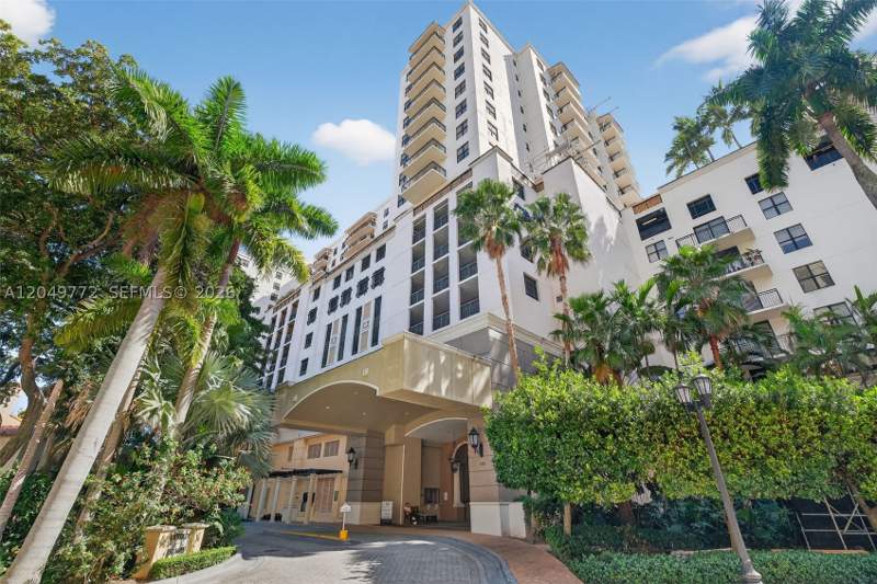 1 bedroom Condominium at 888 Douglas 806, Puerta De Palmas Condo, Coral Gables — photo 2