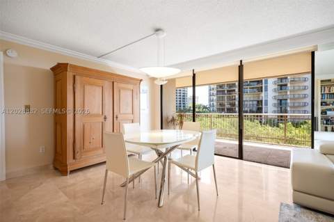 2901 S Bayshore Dr 6A, Coconut Grove FL - photo 24 of 38