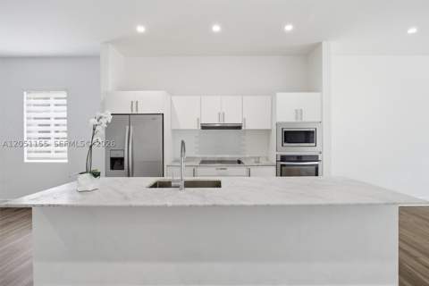 2852 SW 32nd Ct 2852, Miami FL - photo 18 of 56
