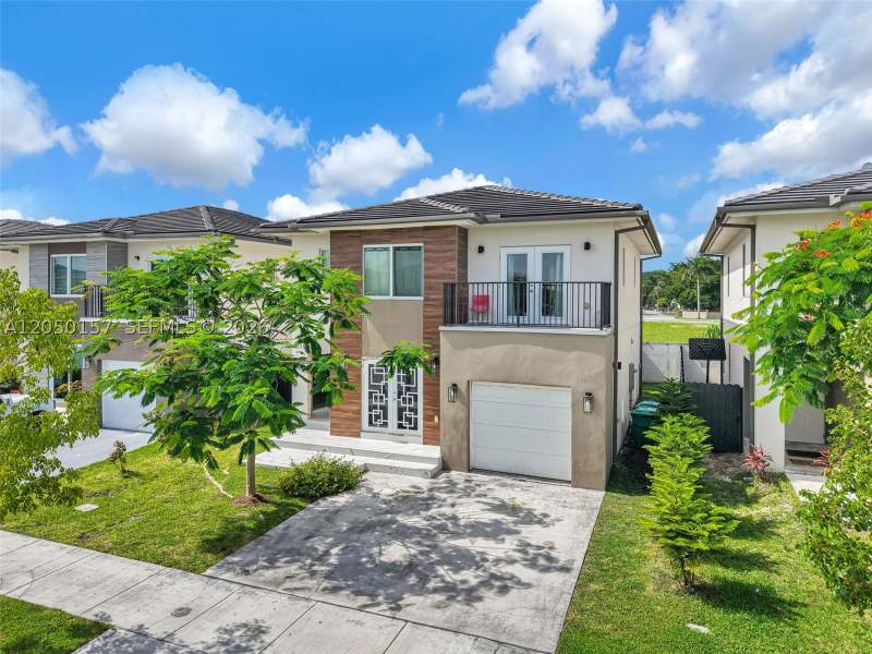 5 bedroom SingleFamilyResidence at 1191 NW 1st St, Aurora Subdivision, Florida City — photo 3