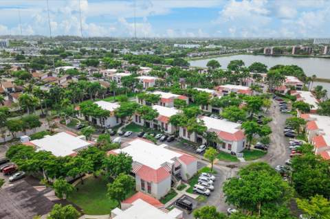 20015 NE 3rd Court 1, Miami FL - photo 23 of 35