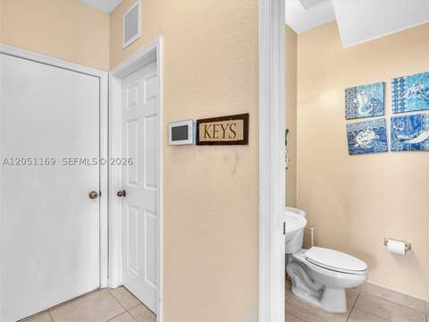 912 NW 204th St, Miami Gardens FL - photo 15 of 56