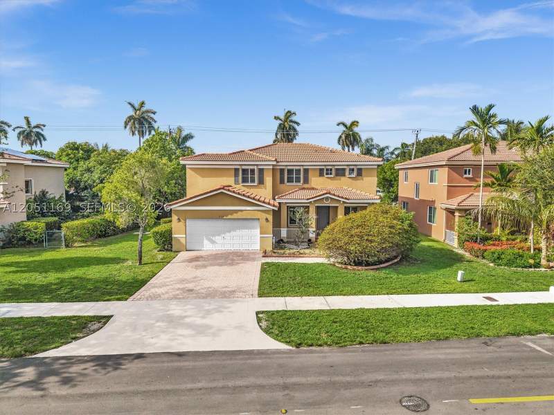 4 bedroom SingleFamilyResidence at 912 NW 204th St, Sport Acres, Miami Gardens — photo 2