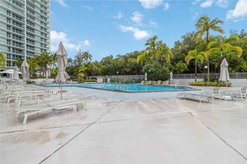 100 Bayview Dr 2014, Sunny Isles Beach FL - photo 24 of 57