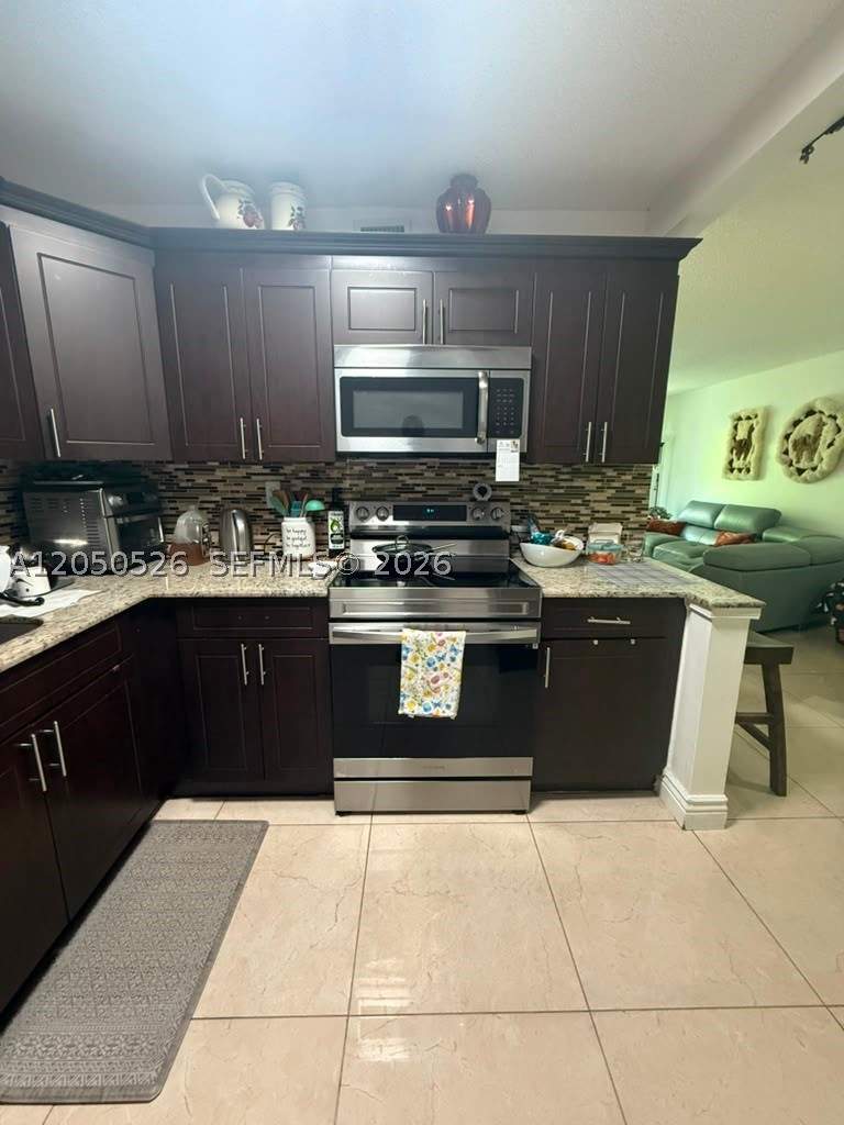2 bedroom Condominium at 9405 W Flagler St 212D, Castillian Club Condo, Miami — photo 2