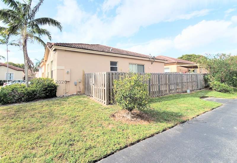 3 bedroom SingleFamilyResidence at 21460 SW 90th Ct, Lakes By The Bay Sec 8, Cutler Bay — photo 2