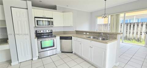 21460 SW 90th Ct, Cutler Bay FL - photo 7 of 21