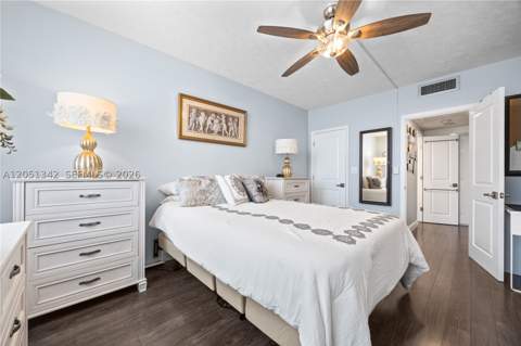 300 Bayview Dr 903, Sunny Isles Beach FL - photo 16 of 36