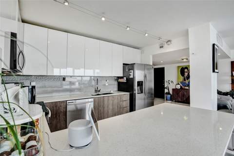 11111 Biscayne Blvd 1915, Miami FL - photo 11 of 43