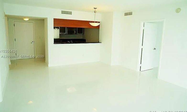 2 bedroom Condominium at 1800 N Bayshore Dr 3014, 1800 Club Condo, Miami — photo 3