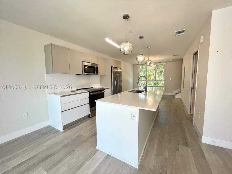 2 bedroom Condominium at 2535 NE 193rd St 3212, Riverwood, Miami — photo 3