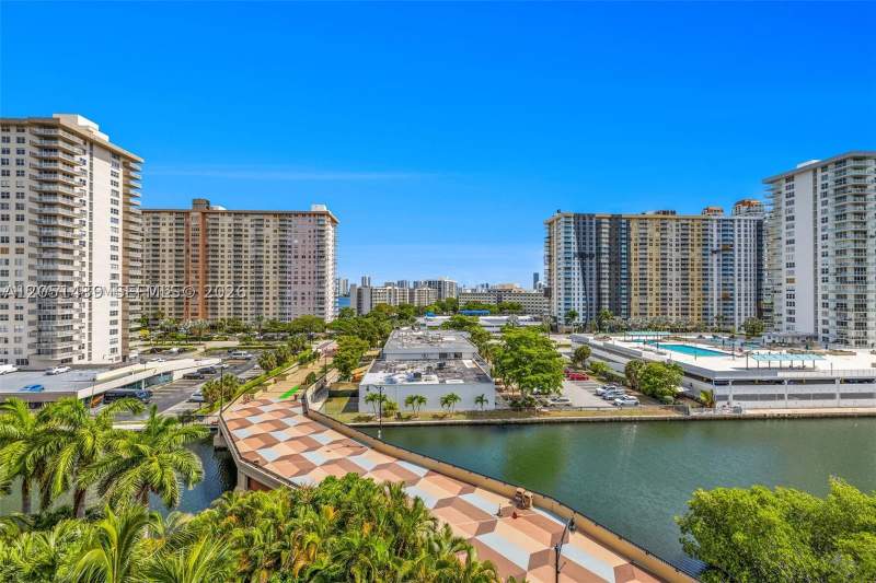 3 bedroom Condominium at 17150 N Bay Rd 2814, Porto Bellagio Condo, Sunny Isles Beach — photo 2