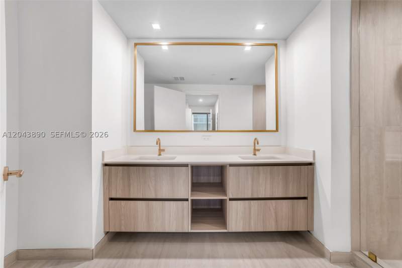 1 bedroom Condominium at 77 SE 5 Street 1708, Viceroy Brickell, Miami — photo 4