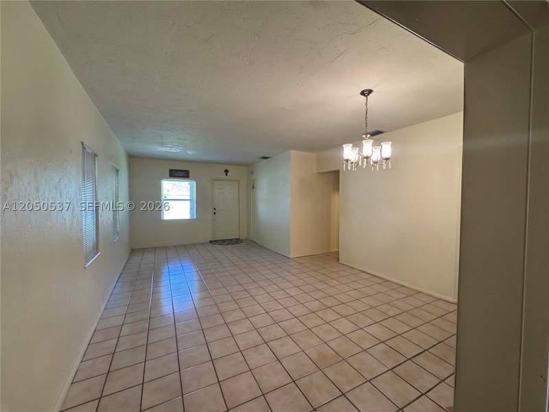 4 bedroom SingleFamilyResidence at 14720 Jackson St, Richmond Heights, Miami — photo 2