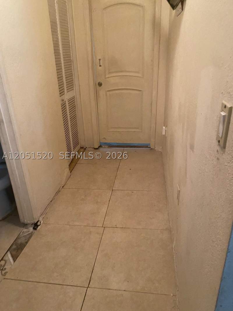 6 bedroom SingleFamilyResidence at 218 SW 10th Ave, Lawrence Estate Land Co, Miami — photo 5