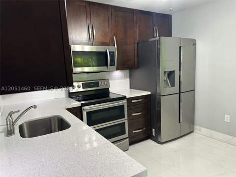 6061 NW 198th Ter, Miami FL - photo 16 of 48