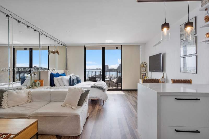0 bedroom Condominium at 555 NE 15th St 518, Venetia Condo, Miami — photo 4
