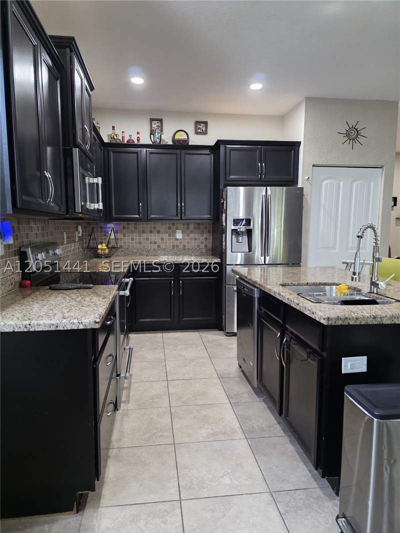 3 bedroom SingleFamilyResidence at 28363 SW 129th Ct, Lake Frances Subdivision, Homestead — photo 2