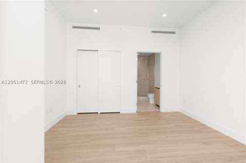 2411 Laguna Cr 611, Miami FL - photo 10 of 18