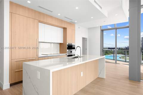 2411 Laguna Cr 611, Miami FL - photo 8 of 18
