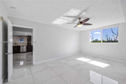 16590 NE 26th Ave 502, North Miami Beach FL - photo 13 of 27
