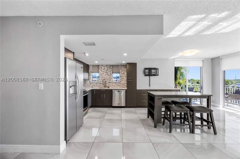 2 bedroom Condominium at 16590 NE 26th Ave 502, Vista On The Bay Condo, North Miami Beach — photo 3