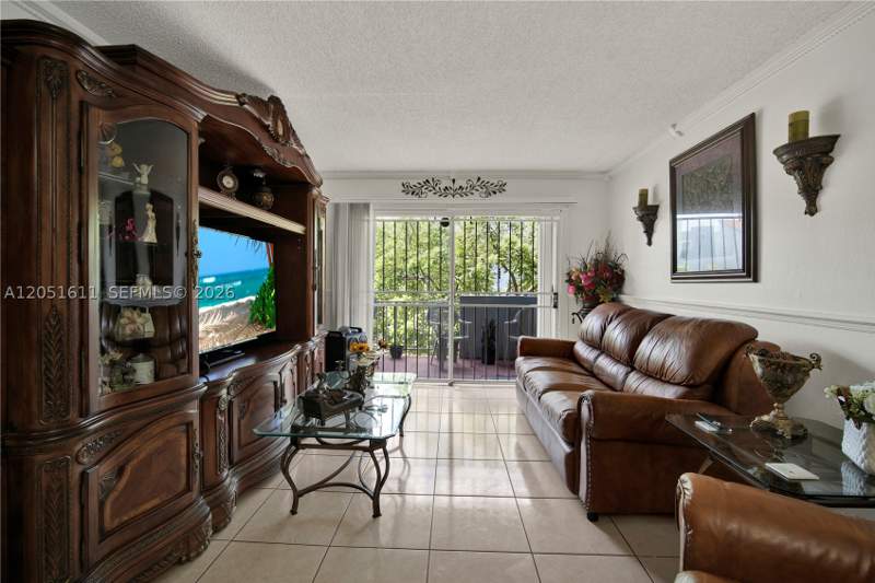2 bedroom Condominium at 1755 W 60th St D204, Los Suenos Condo, Hialeah — photo 3