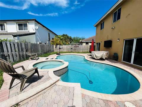 16453 SW 75th Ter, Miami FL - photo 6 of 32