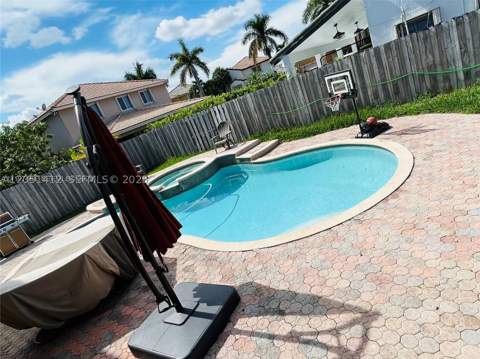 16453 SW 75th Ter, Miami FL - photo 7 of 32